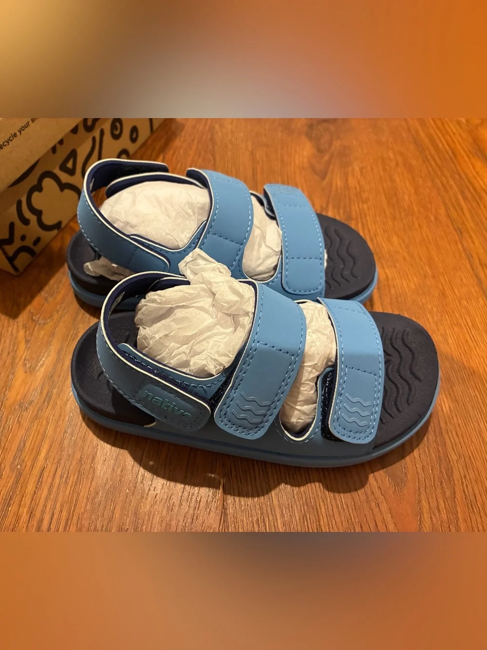New in box Native Frankie Sugarlite Sandals Resting Blue